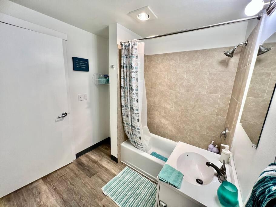 Private Room With Shared Bathroom On The 1St Floor 10 Minutes Walk To University Of Washington 西雅图 外观 照片
